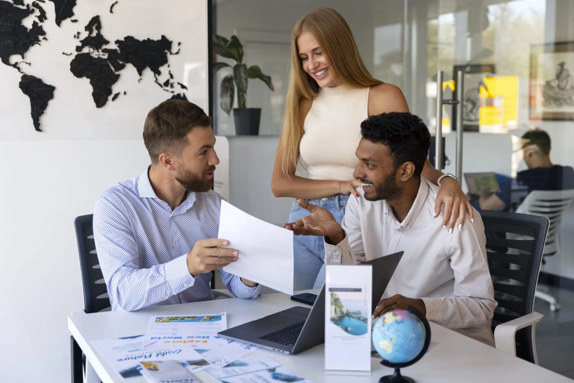Equipe preparando empresa para internacionalização